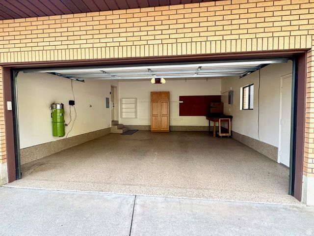 1959 N 150 E, Centerville, UT 84014