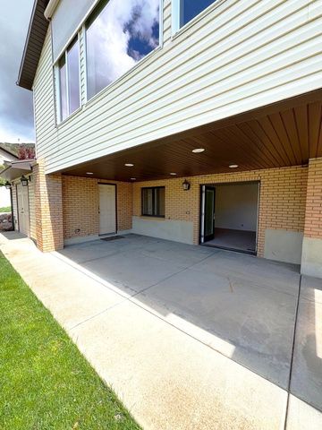 1959 N 150 E, Centerville, UT 84014