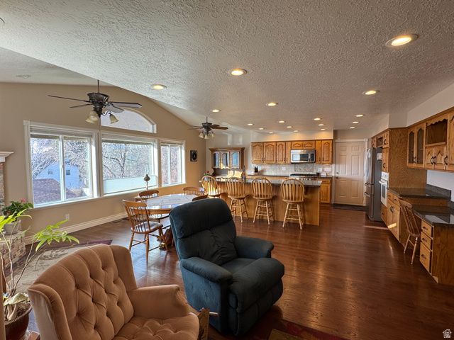 1959 N 150 E, Centerville, UT 84014