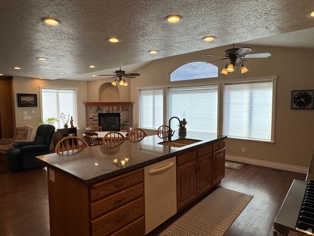 1959 N 150 E, Centerville, UT 84014