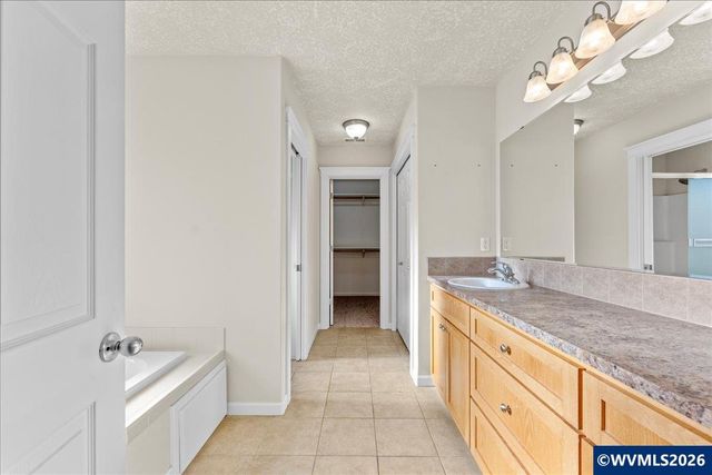 1572 Marten Av SW, Albany, OR 97321