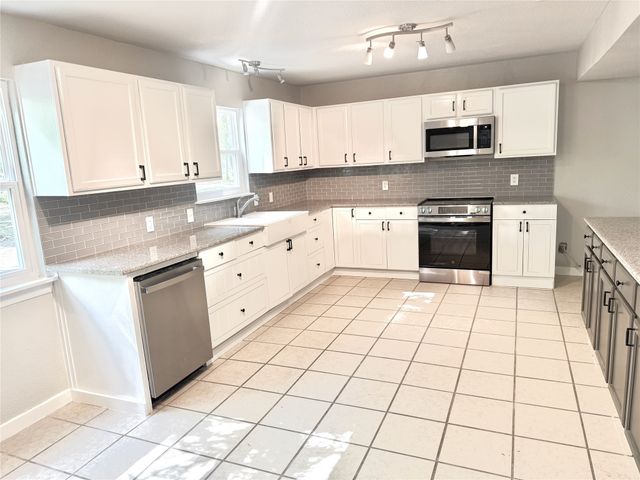 19865 Leisureland Road, Mabank, TX 75156