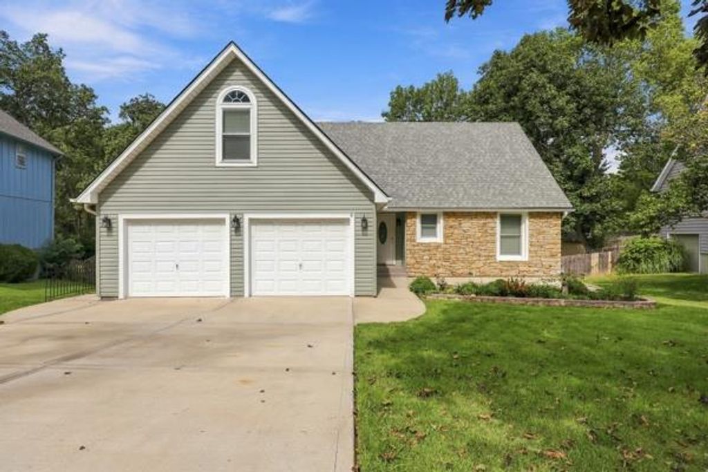 14118 W 61st Terrace, Shawnee, KS 66216