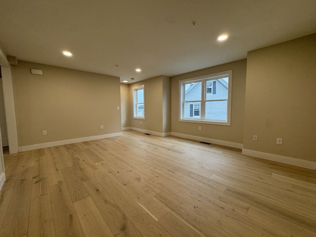 562 Gorham Street 02, Lowell, MA 01852