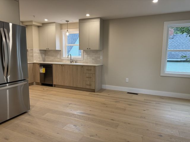 562 Gorham Street 02, Lowell, MA 01852