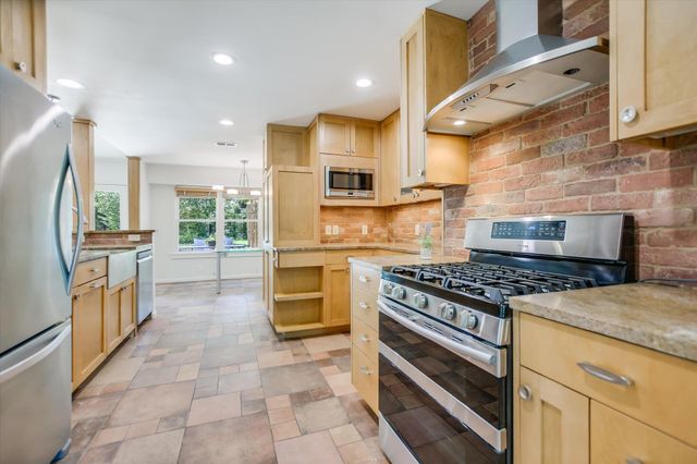 7509 Stonecliff CIR, Austin, TX 78731