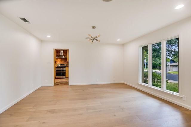 7509 Stonecliff CIR, Austin, TX 78731
