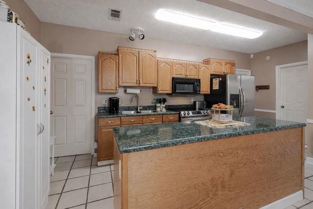 2337 CANNEY CREEK CV, Millington, TN 38053