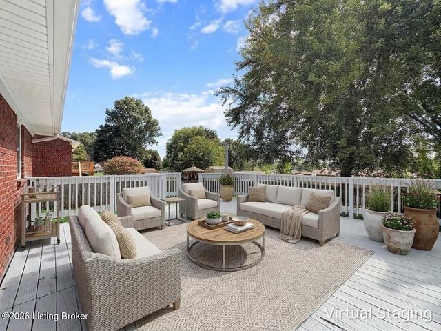 9013 Lyneve Dr, Louisville, KY 40272
