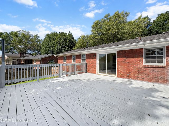 9013 Lyneve Dr, Louisville, KY 40272