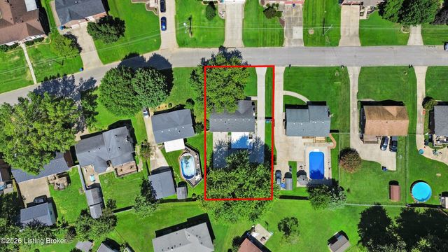 9013 Lyneve Dr, Louisville, KY 40272