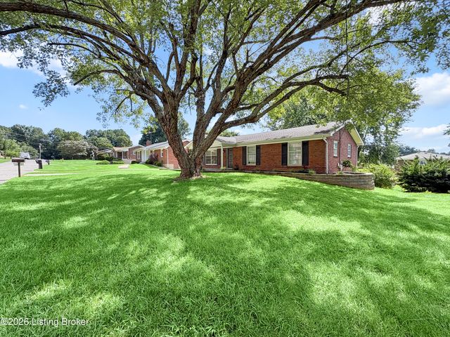 9013 Lyneve Dr, Louisville, KY 40272