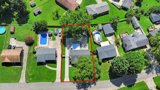 9013 Lyneve Dr, Louisville, KY 40272
