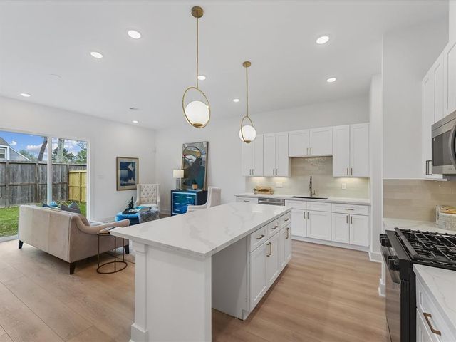 5014 Golden Forest Drive, Houston, TX 77091