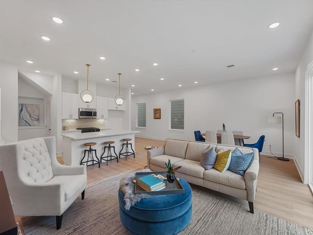 5014 Golden Forest Drive, Houston, TX 77091