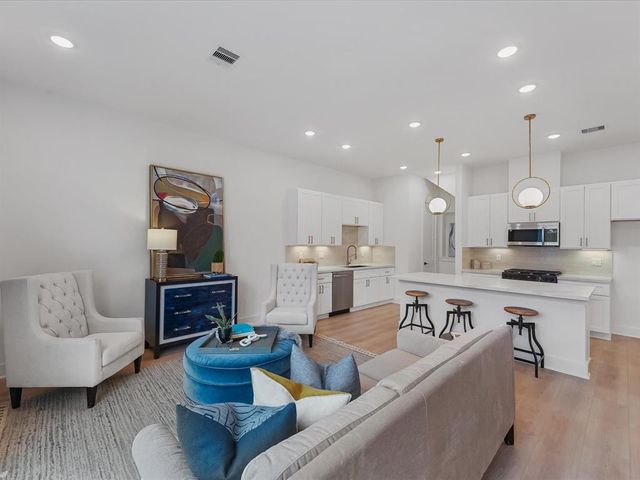 5014 Golden Forest Drive, Houston, TX 77091