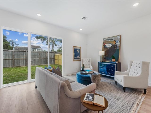 5014 Golden Forest Drive, Houston, TX 77091
