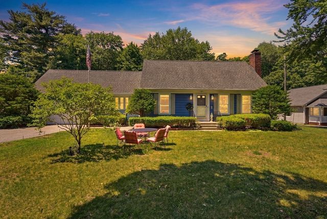 64 Senator St, Springfield, MA 01129