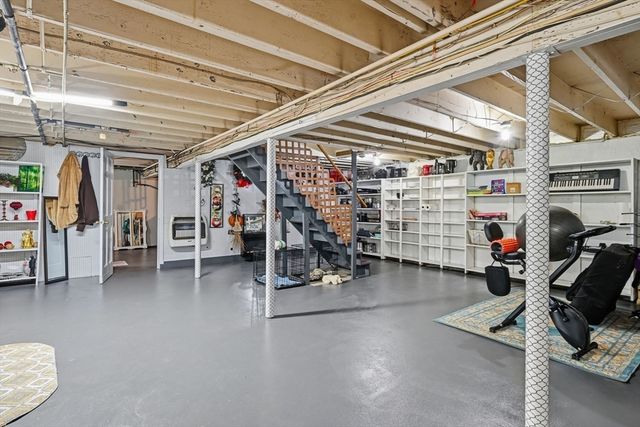 64 Senator St, Springfield, MA 01129