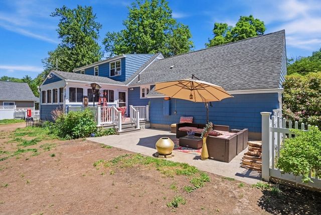 64 Senator St, Springfield, MA 01129