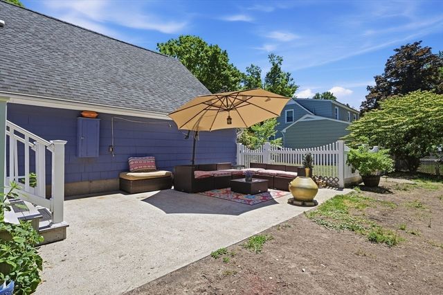 64 Senator St, Springfield, MA 01129