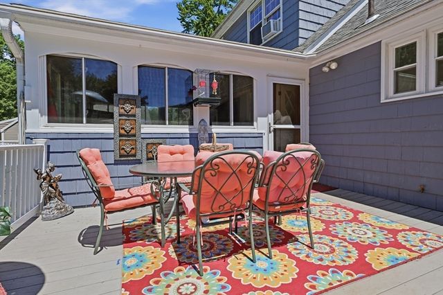 64 Senator St, Springfield, MA 01129