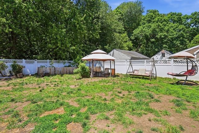 64 Senator St, Springfield, MA 01129