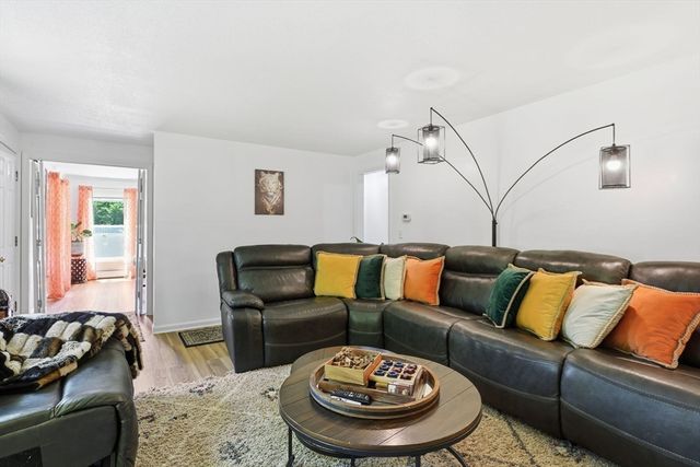 64 Senator St, Springfield, MA 01129