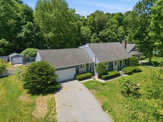 64 Senator St, Springfield, MA 01129