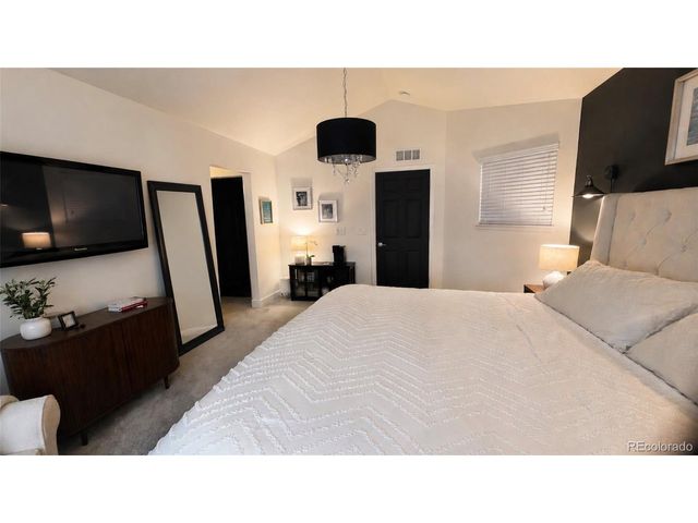 15004 E Crestridge Dr, Aurora, CO 80015