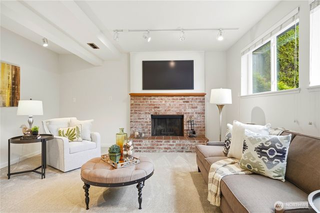 1229 NW 201st Street, Shoreline, WA 98177