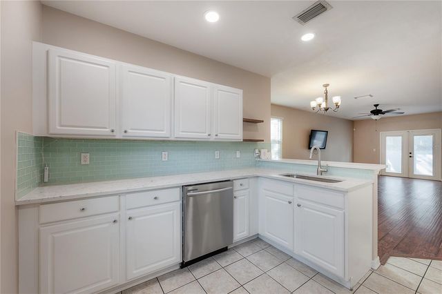 4930 ELIZABETH ANNE CIRCLE, Tampa, FL 33616