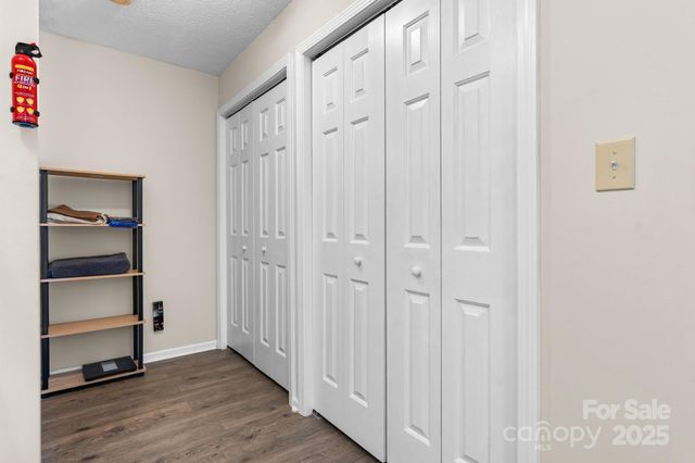 1265 39th Street Circle, Hickory, NC 28602