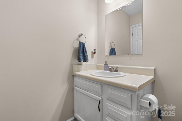 1265 39th Street Circle, Hickory, NC 28602
