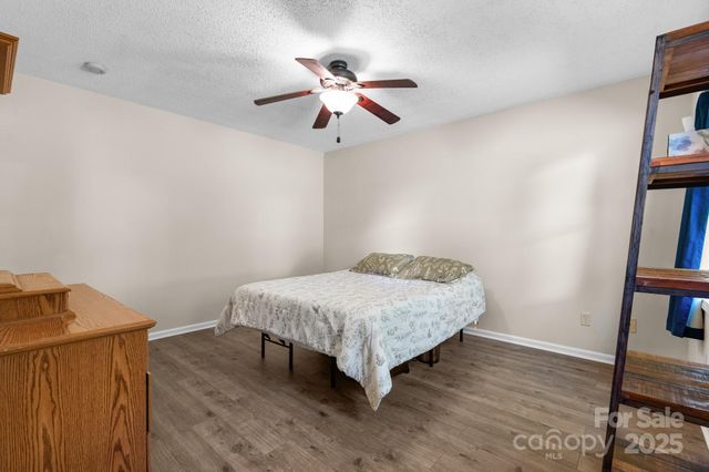 1265 39th Street Circle, Hickory, NC 28602