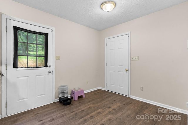 1265 39th Street Circle, Hickory, NC 28602