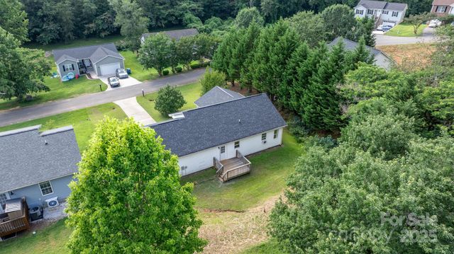 1265 39th Street Circle, Hickory, NC 28602