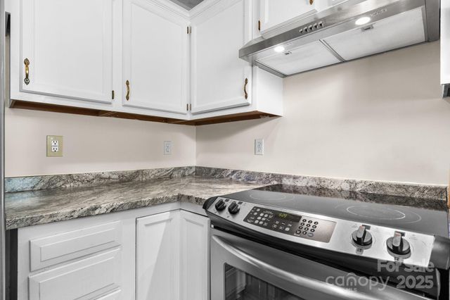 1265 39th Street Circle, Hickory, NC 28602