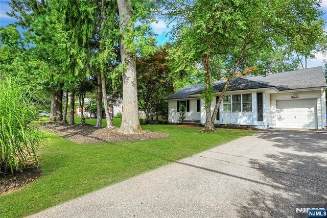 12 Leoson Parkway, Old Tappan, NJ 07675