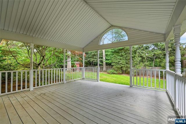 12 Leoson Parkway, Old Tappan, NJ 07675
