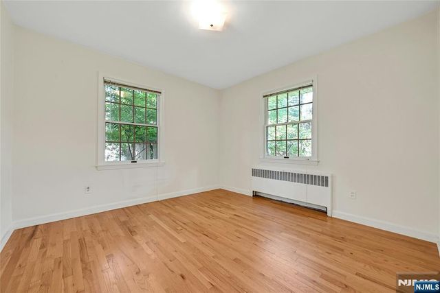 12 Leoson Parkway, Old Tappan, NJ 07675