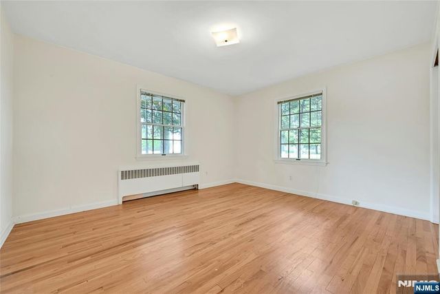 12 Leoson Parkway, Old Tappan, NJ 07675