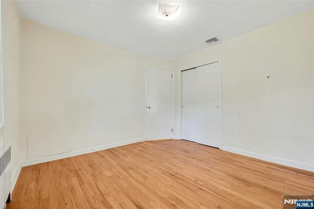 12 Leoson Parkway, Old Tappan, NJ 07675