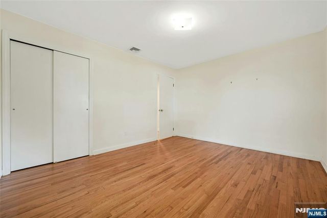 12 Leoson Parkway, Old Tappan, NJ 07675