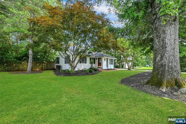 12 Leoson Parkway, Old Tappan, NJ 07675