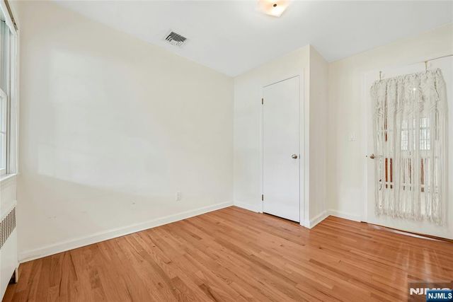 12 Leoson Parkway, Old Tappan, NJ 07675