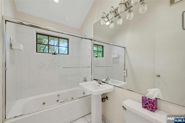 12 Leoson Parkway, Old Tappan, NJ 07675