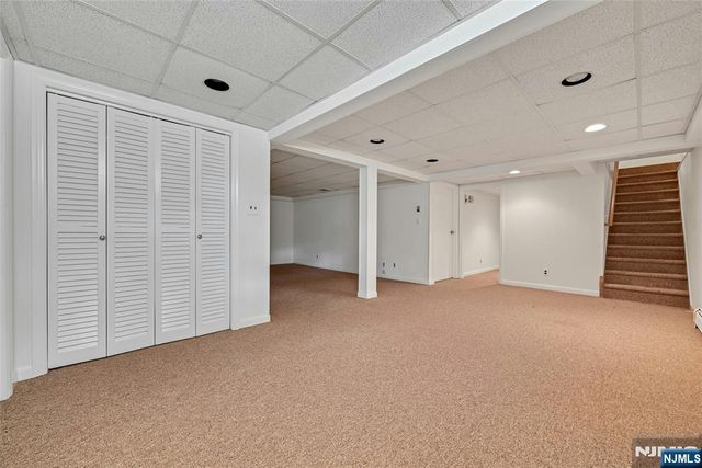 12 Leoson Parkway, Old Tappan, NJ 07675