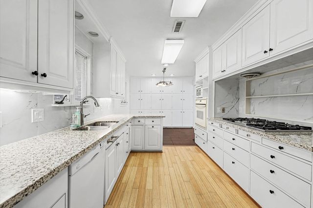 9107 Timberside Drive, Houston, TX 77025