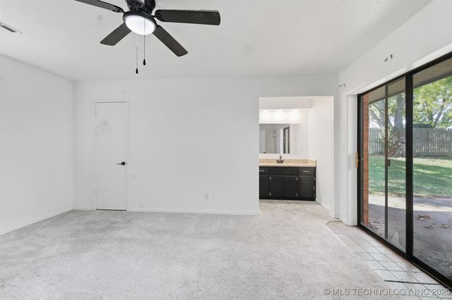 3011 W Berwick Street, Claremore, OK 74017